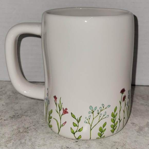 Rae Dunn Mama Mug with Floral Design - Picture 3 of 3